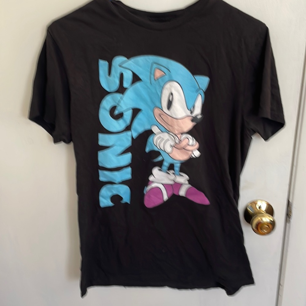Vintage sonic shirt, blue and pink, great condition barely worn